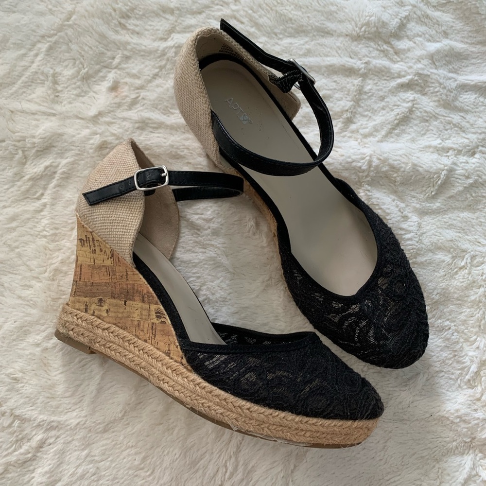 Black and tan closed toe wedges